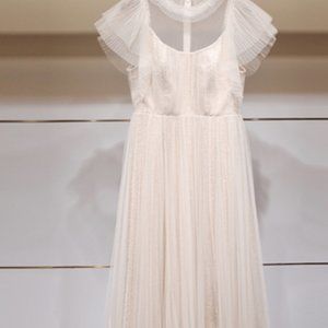 Lace pleated dress